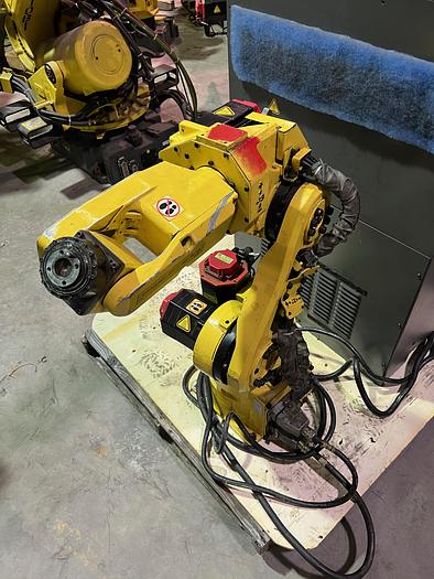 Used FANUC M-6iB/6S ROBOT WITH RJ3iB CONTROLLER, F68651