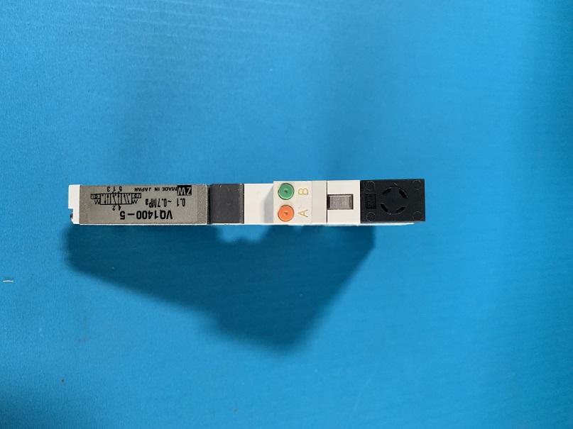 Used SMC Solenoid Valve VQT1400-5