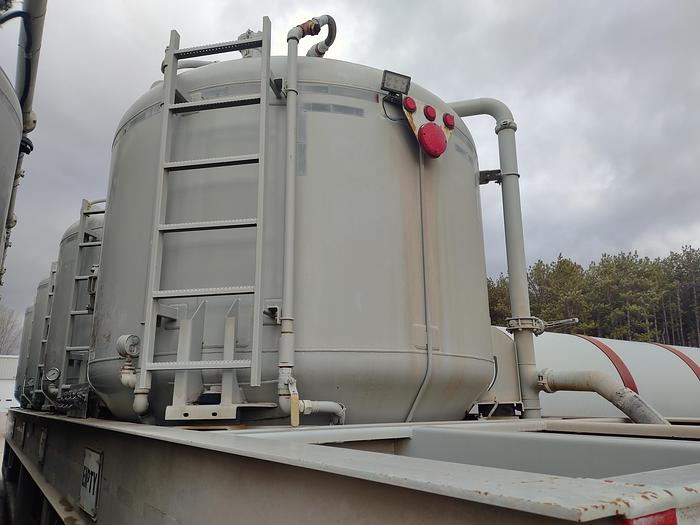 Used 2010 Quad Can Field Bin, WILCO