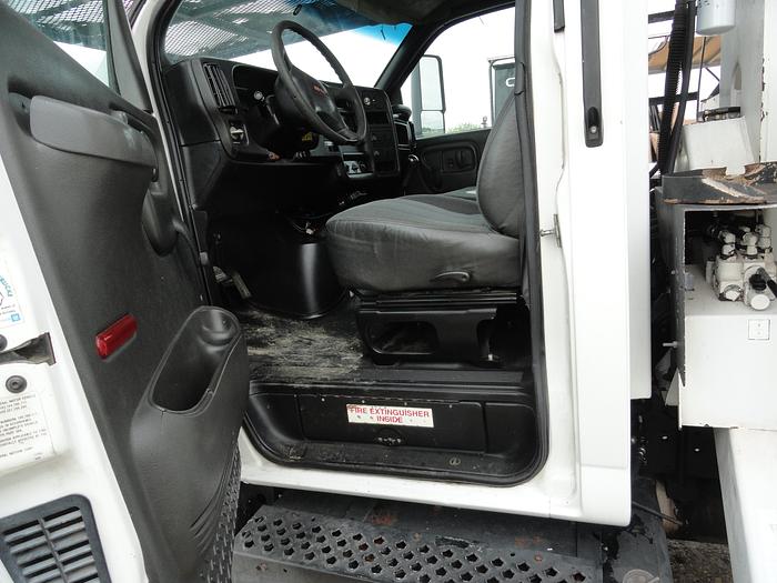 Used 2005 GMC / Terex TOPKICK C7500 /XT55