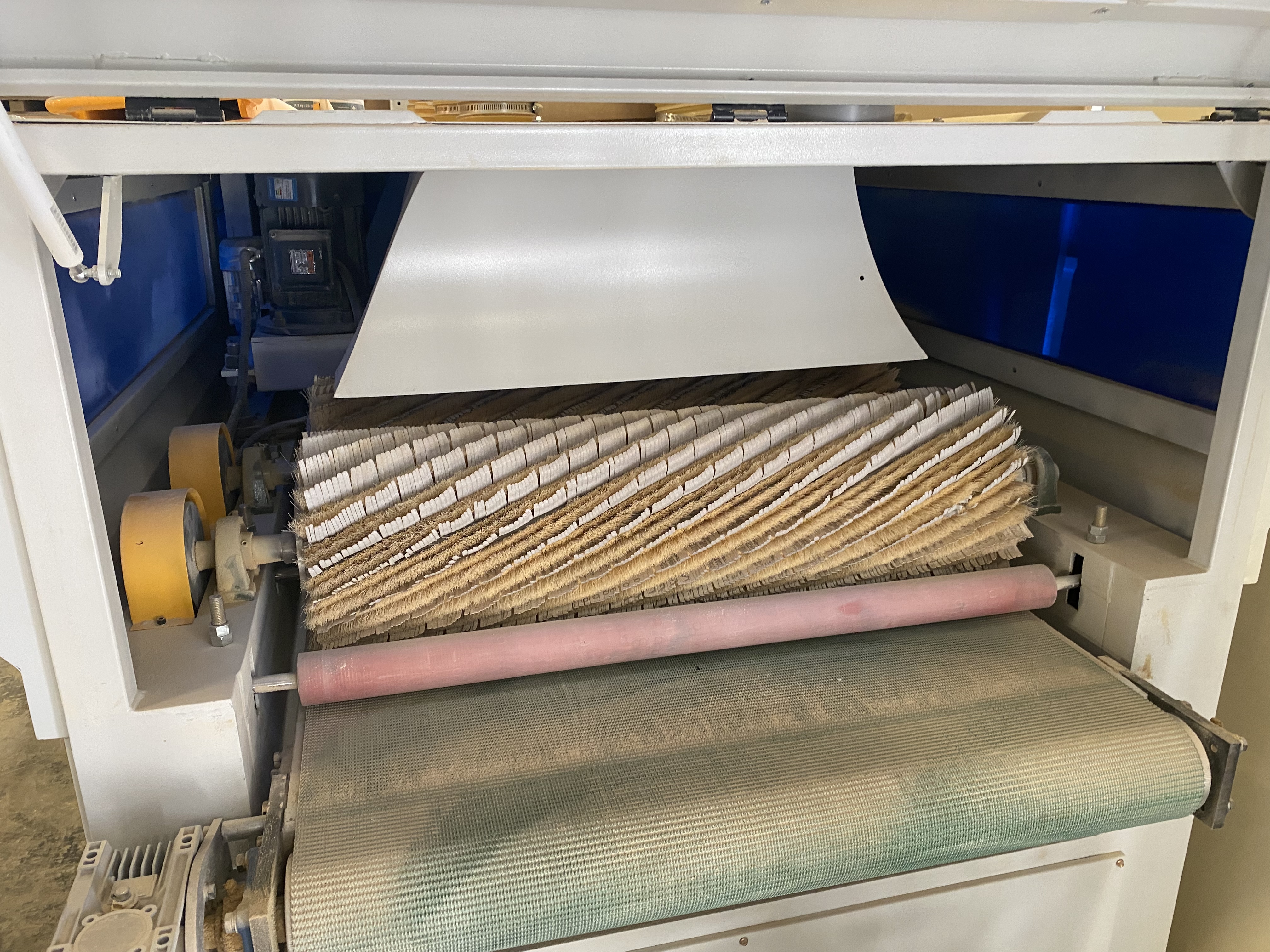 Used 2017 Quingdao KC1000-2YP-4R 18 discs sanding brush 4 long sanding roller sanding machine