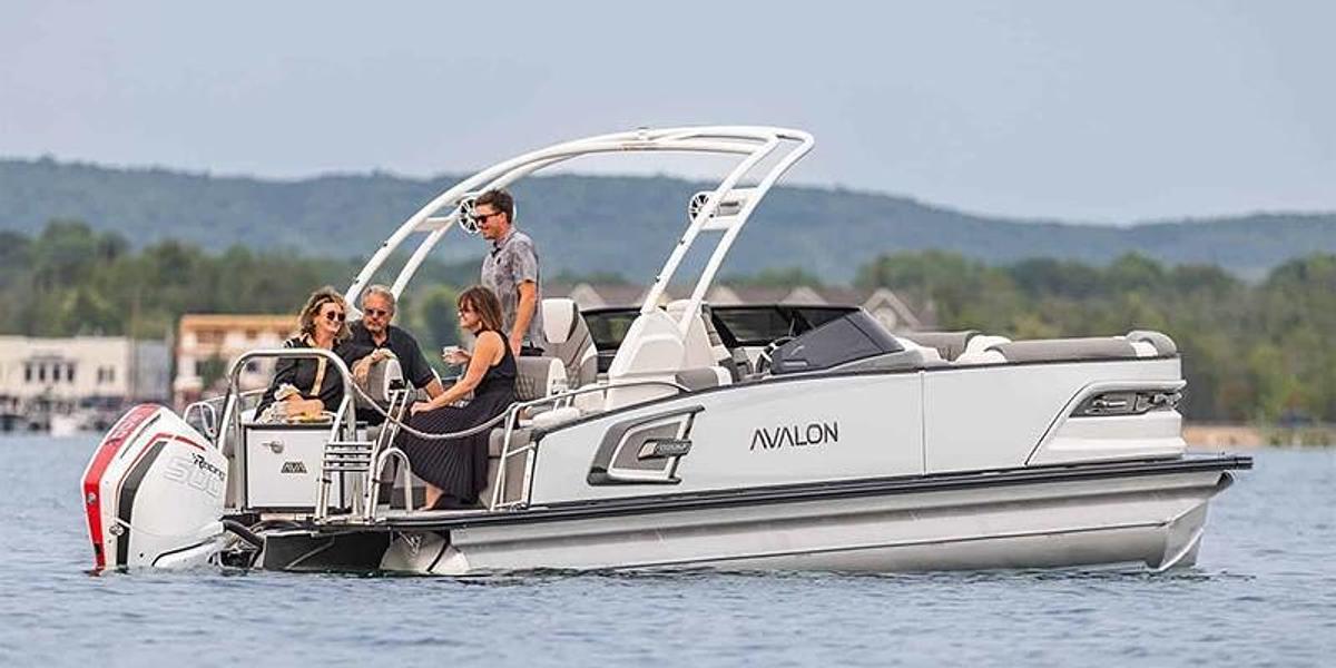 2026 Avalon Excalibur LTD Quad Lounger Shift Windshield - 25 FT