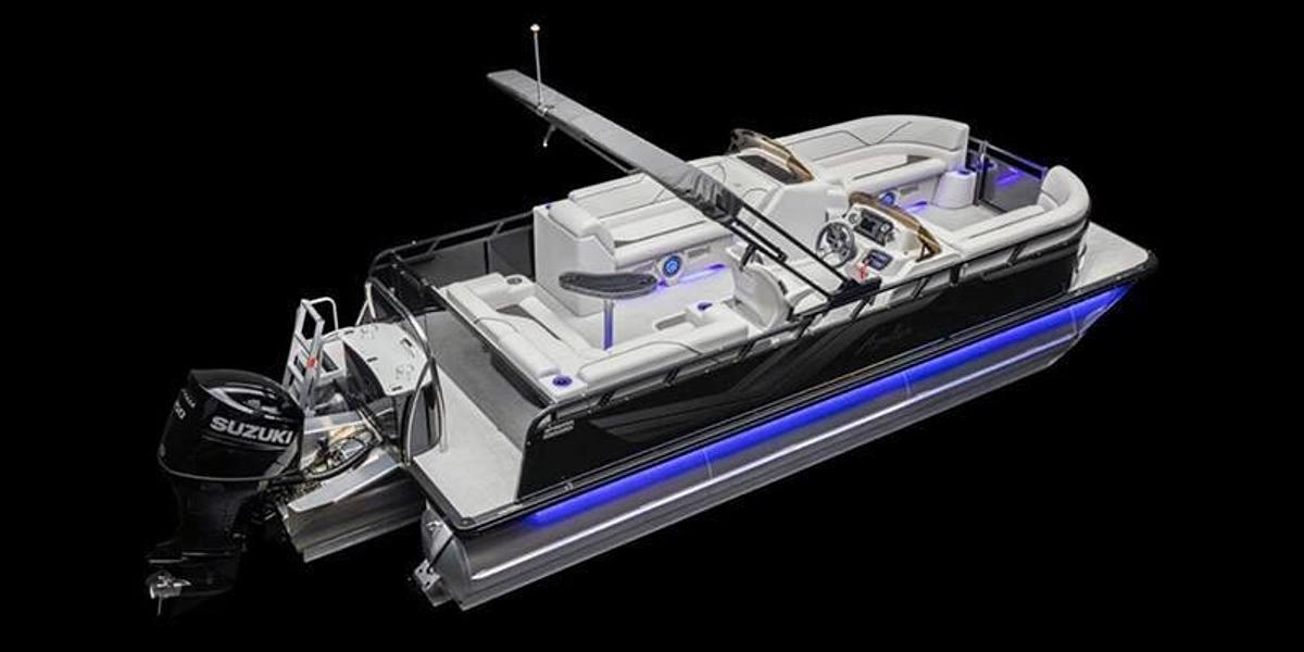2024 Avalon Venture 85 - 25 FT Elite Lounge Windshield