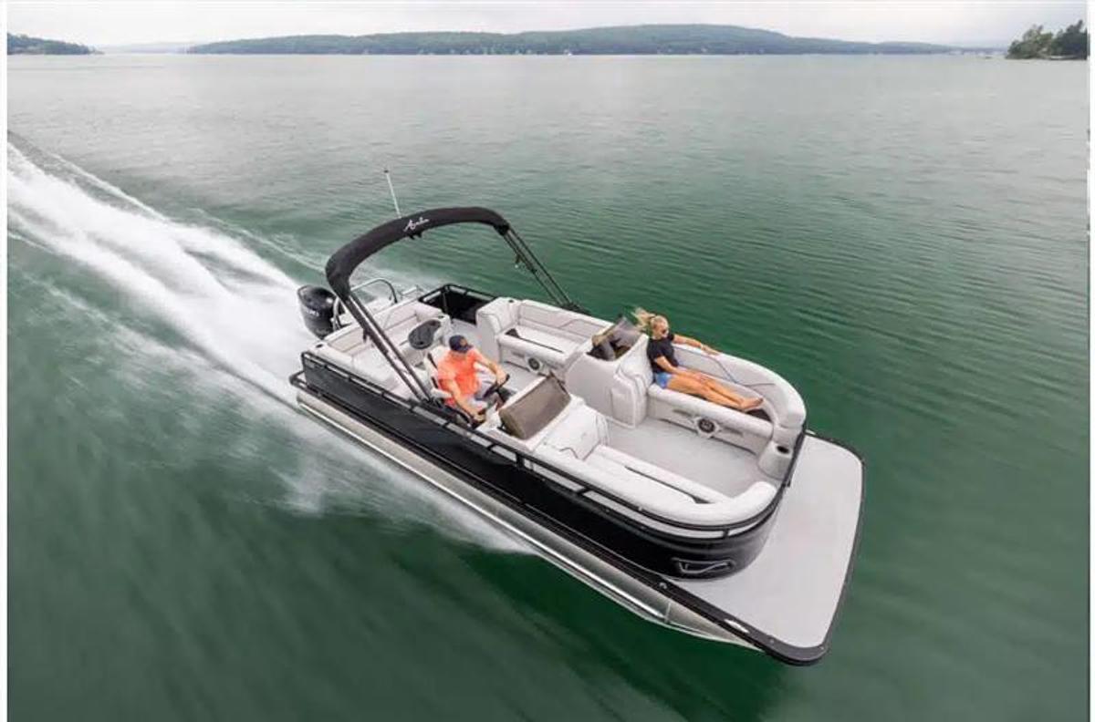 2024 Avalon Venture 85 Cruise
