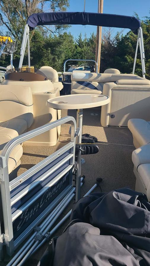 Used 2015 Sun Chaser w/Mercury 150