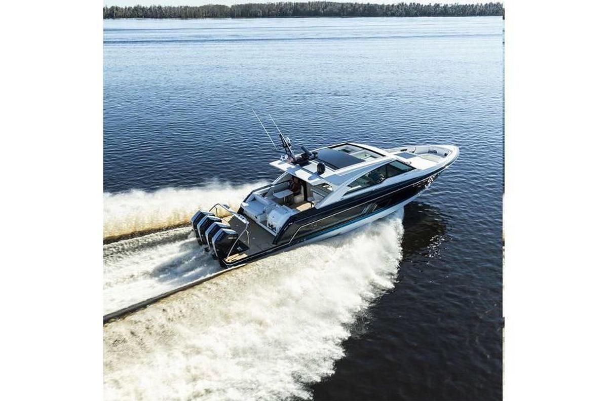 2023 Mercury Verado 600 HP 7.6L V12 35" Shaft