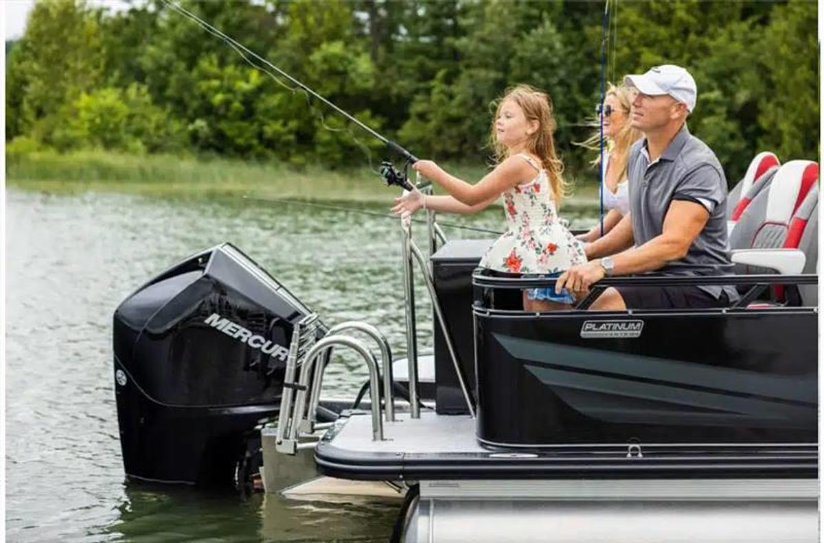 2024 Avalon Venture 85 Quad Lounger