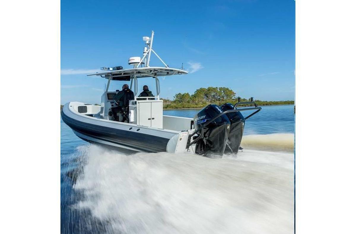 2023 Mercury SeaPro 300 HP CMS 4.6L V8 25" Shaft