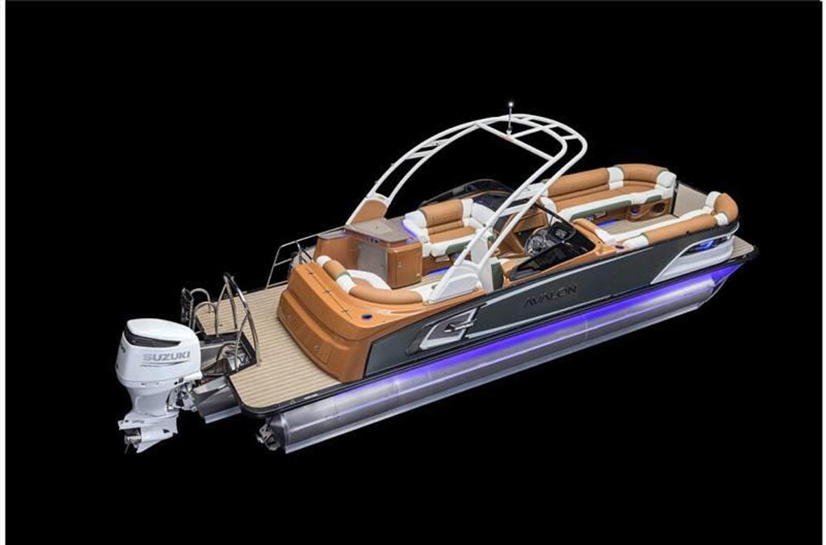 2024 Avalon Excalibur LTD Versatile Rear Bench Windshield