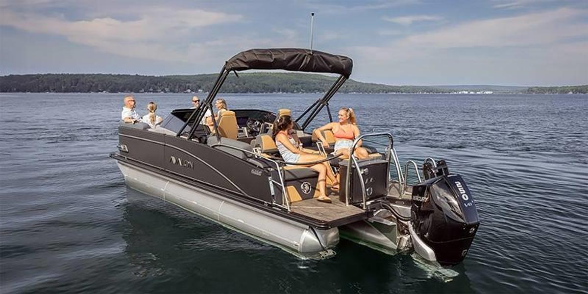 2026 Avalon Catalina Quad Lounger Shift Windshield - 23 FT