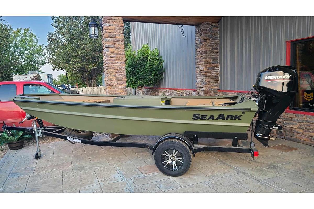 2024 SeaArk 31660MVT