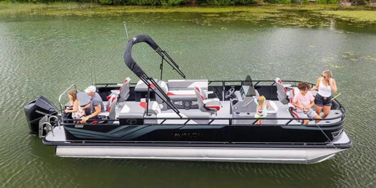 2026 Avalon Venture 85 Center Console Fish - 25 FT