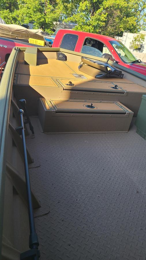 Used SeaArk 31660MVT
