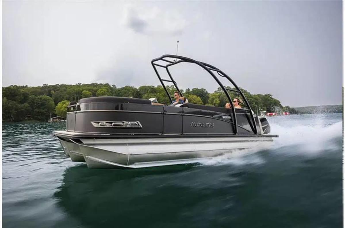 2024 Avalon Catalina Rear J Lounger