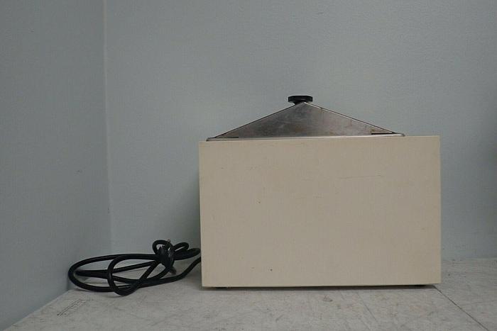 Used Thermo Fisher Scientific 51221073 Model 2831 180 Series Water Bath with Lid