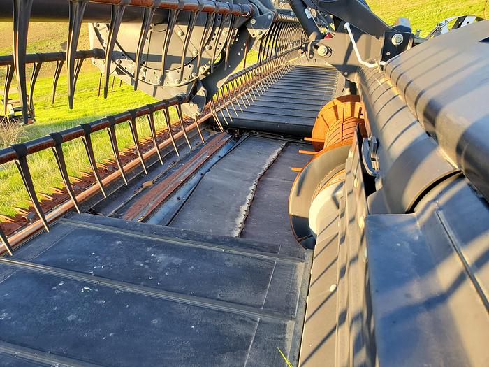 Used Case 8120 Combine w/ 40' Draper Head ** 1300 Sep Hrs **