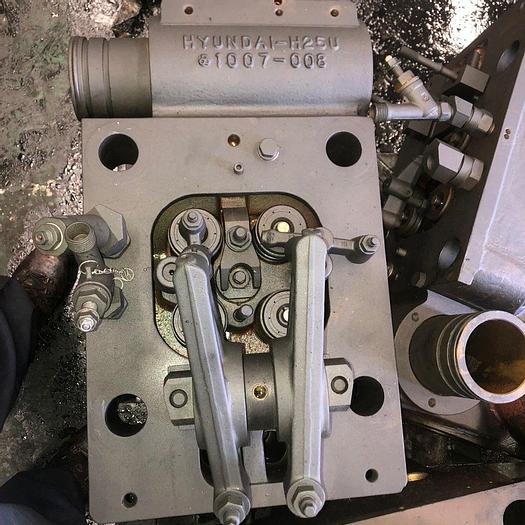 Himsen Hyundai 8H25/33P Marine engine New / Unused.