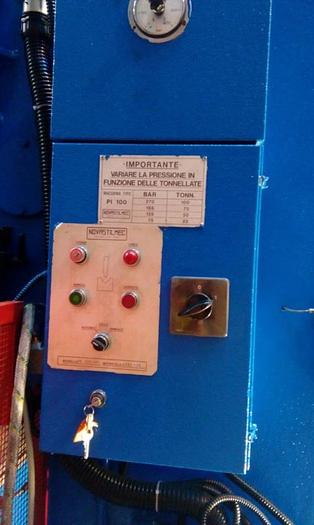 Usato PIEGATRICE NOVALSTILMEC IDRAULICA 4000 X 120 T