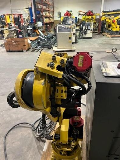 Used FANUC ARCMATE 120iB 6 AXIS CNC ROBOT WITH RJ3iB CONTROLLER
