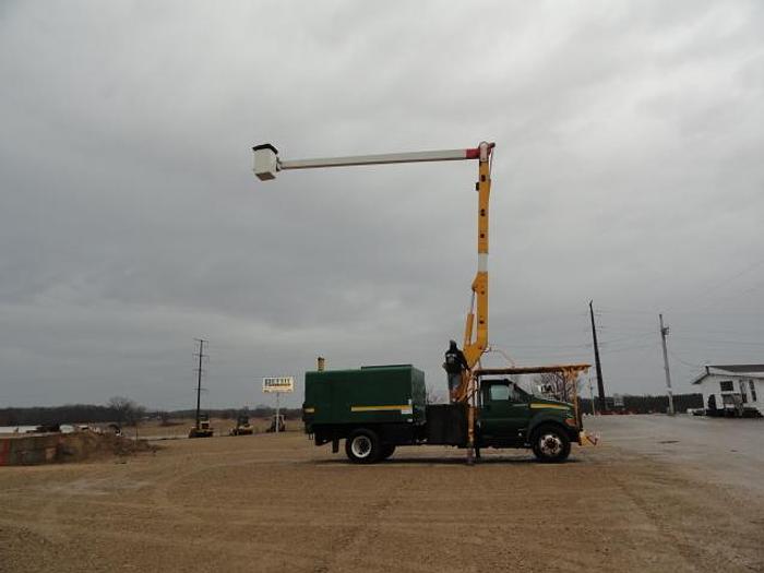 Used 2005 VERSALIFT VO255