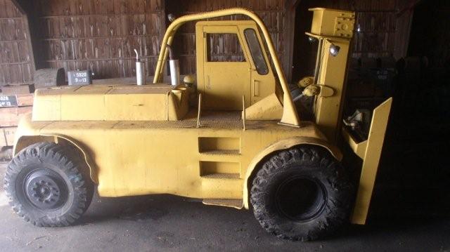 Used 40,000 lb. Caterpillar Model AH40 Forklift; 6' Forks; 10'9" Mast; Fork Adjusters