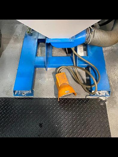 Used 1998 Guyson Select 4 SF Sand Blasting Cabinet