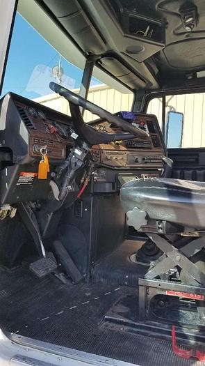 Used 2000 Freightliner FLD120