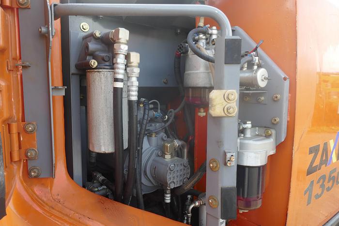Used 2012 HITACHI ZX135US-3
