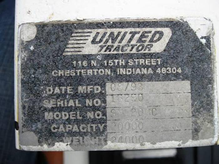Used 1993 United Pushback Tractor Model# SM-200C