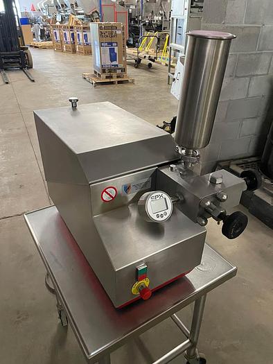 Used APV SYSTEMS 1000 Series 2-Stage Lab Series Homogenizer