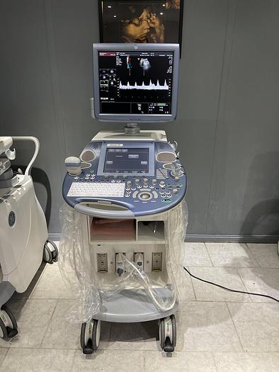 Used GE Voluson E8 Ultraschallgerät mit 2x Sonde und Fußschalter