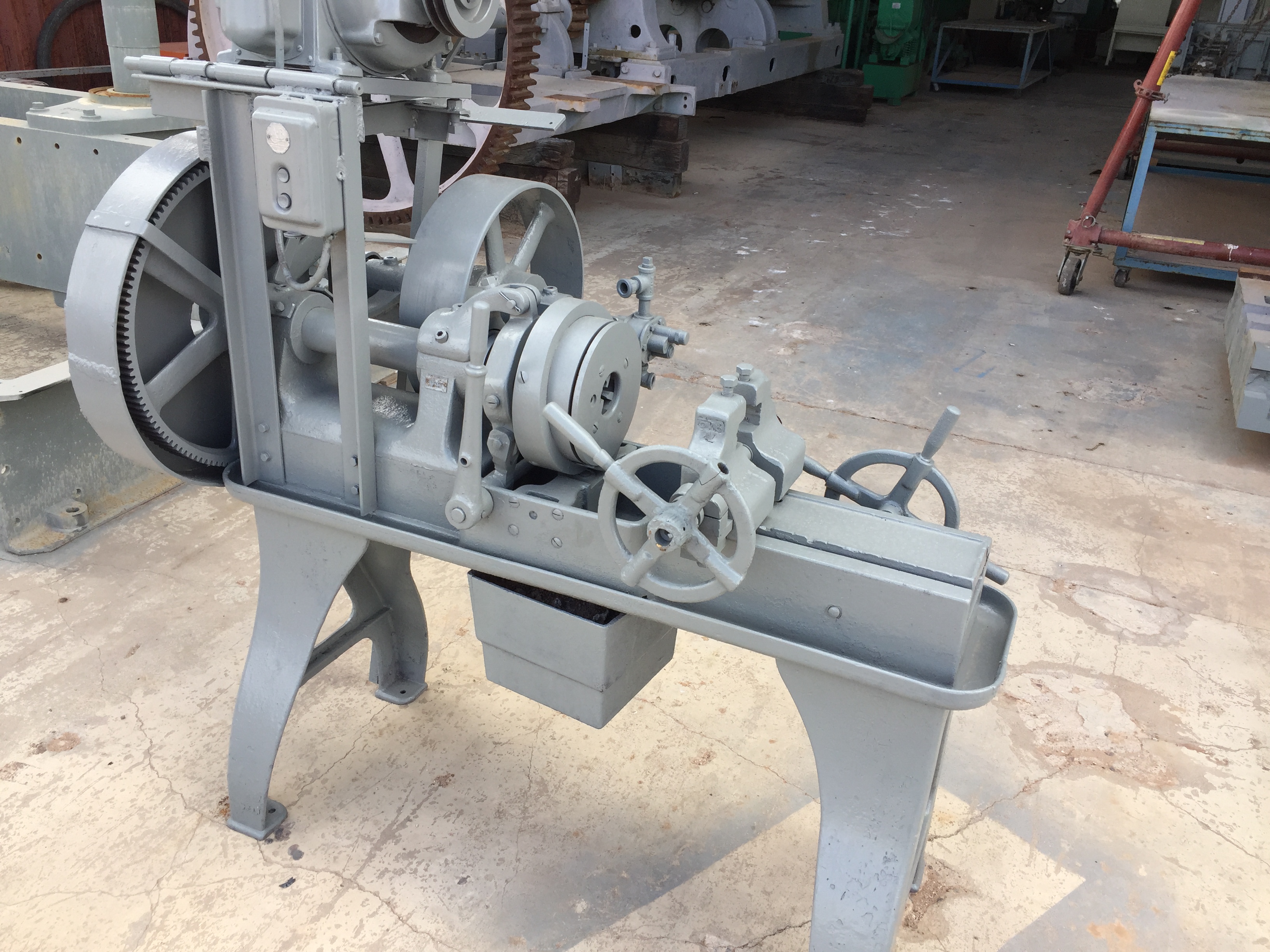 Used 2 1/2" Wells Bros Bolt Threader