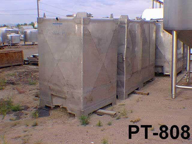 Used 500 GALLON STORAGE TANK.  MUELLER