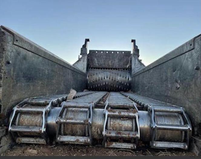 Used 2014 Peterson 4810B On Tracks