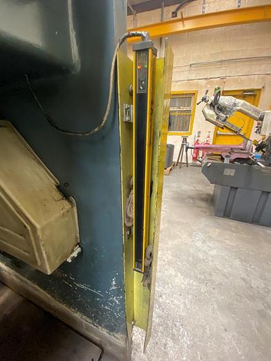 Used 2006 Durma SB3013 Guillotine Shears