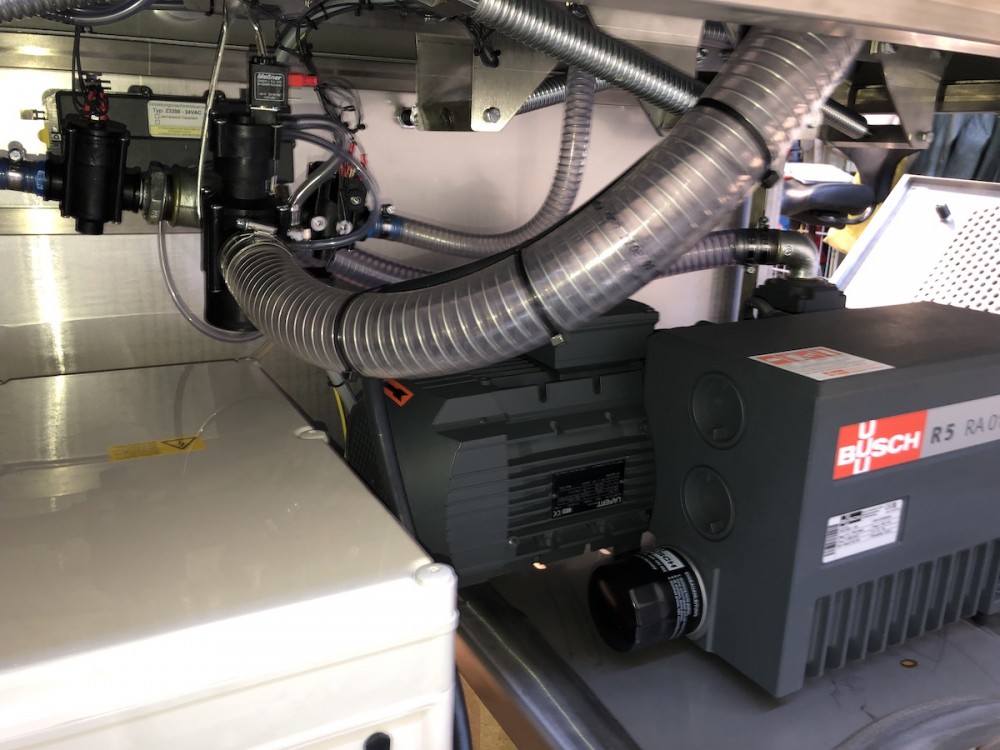 Used Boss Titan-X 480 vacuum machine