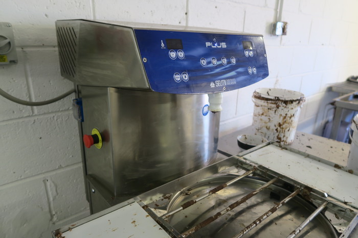 Used Selmi Plus Chocolate Temperer