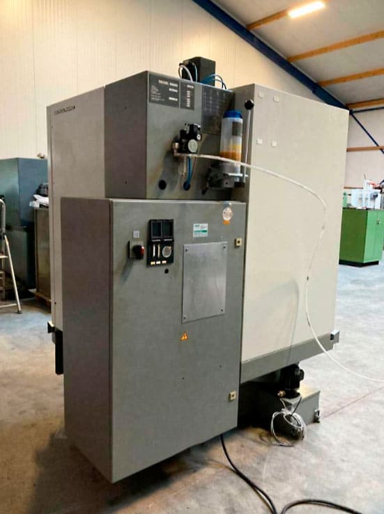 Used Deckel Maho DMU35-M - Vertical machining centre - 2001