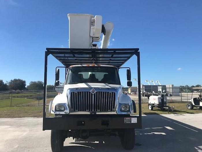 Used 2006 International 7300 Altec LRV-58 63ft Forestry Bucket Truck - C89011