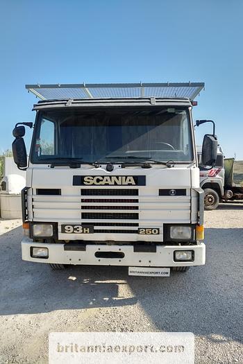 Used 1993 SCANIA P93 H 250 6X2 air con flatbed truck