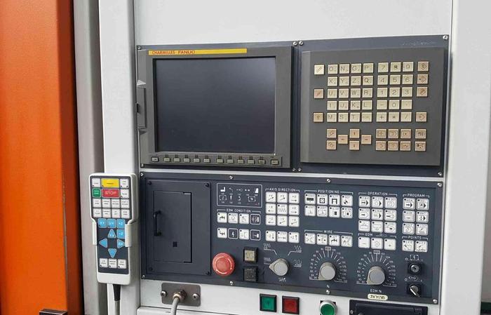 Usato 1999 CHARMILLES ROBOFIL 330F