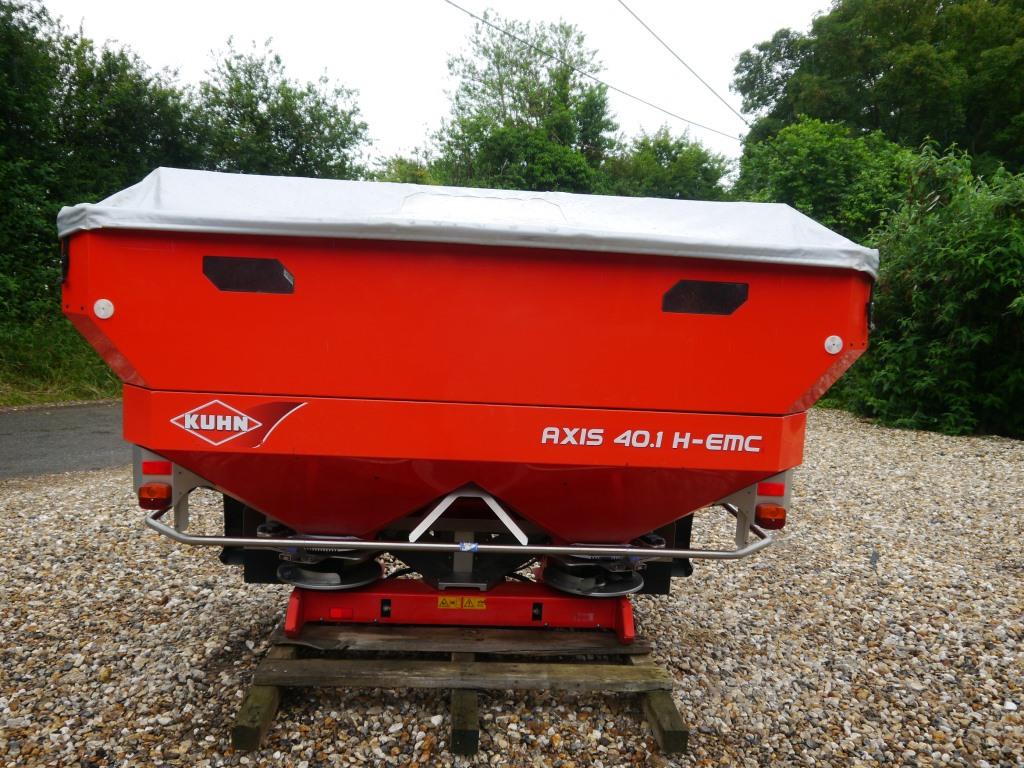 Used Kuhn Axis 40.1 HEMC Fertiliser Spreader for Sale at LBG Machi...