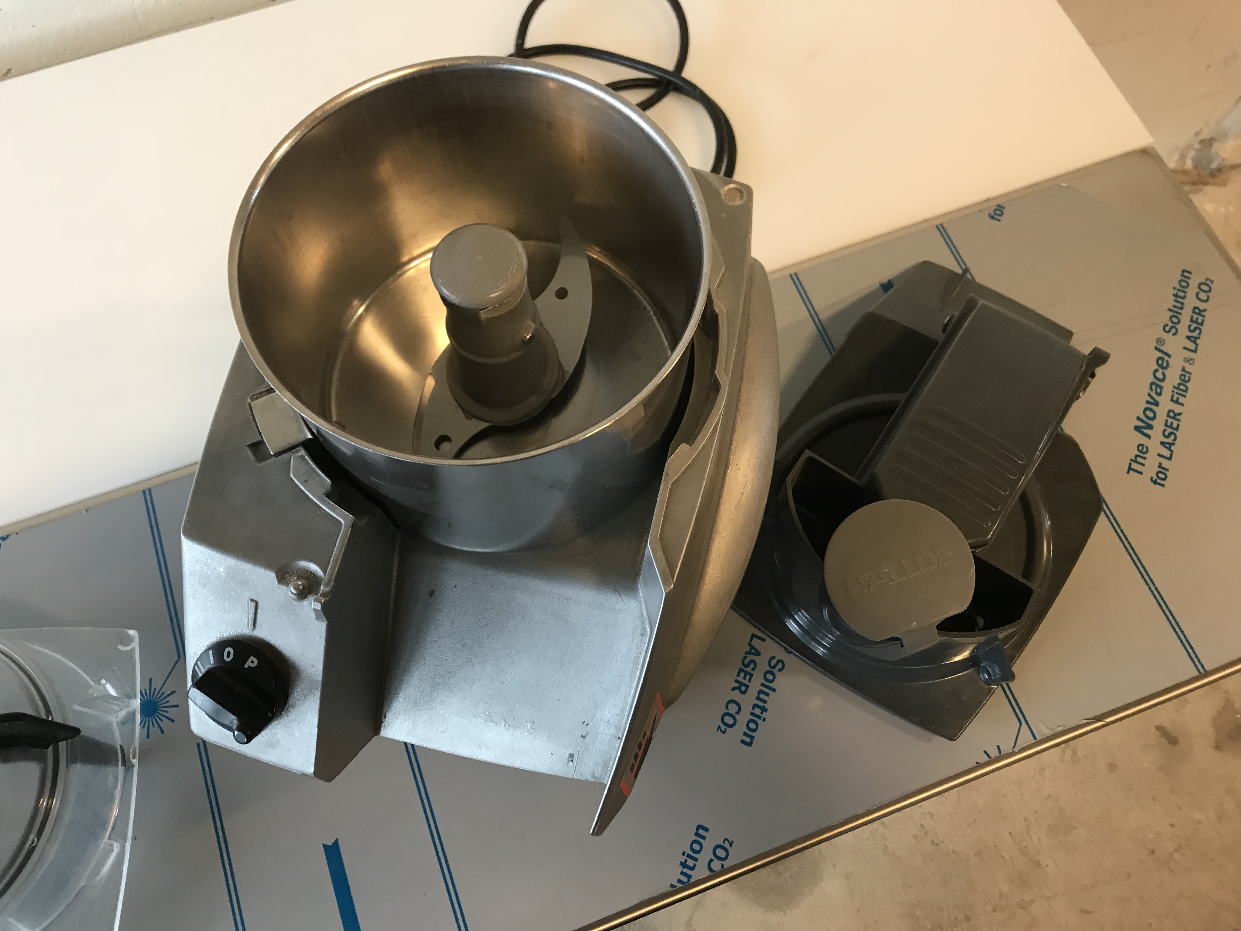 Begagnad Grönsaksstrimlare Hällde CC-34