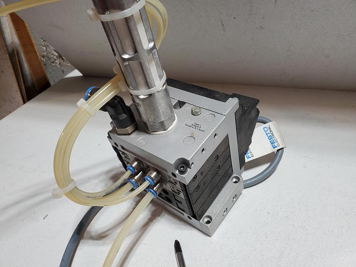 Used FESTO CPV14-GE-MP-4 SOLENOID VALVE MANIFOLD BANK