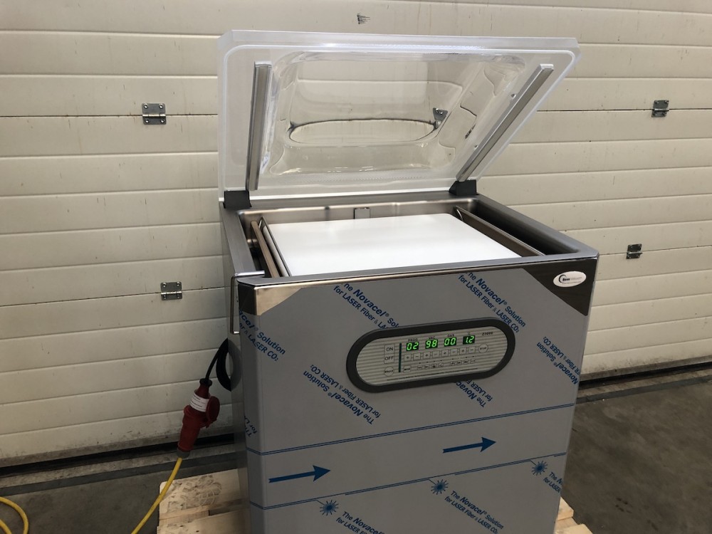 Used Boss Max-F46 vacuum machine