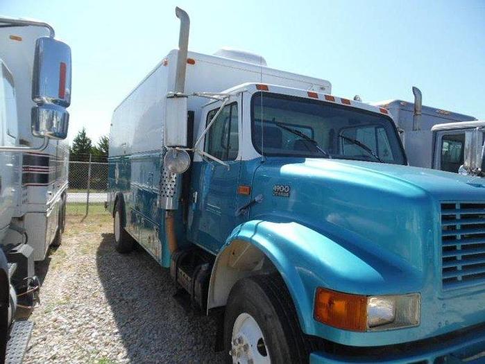 Used 1999 International wireline