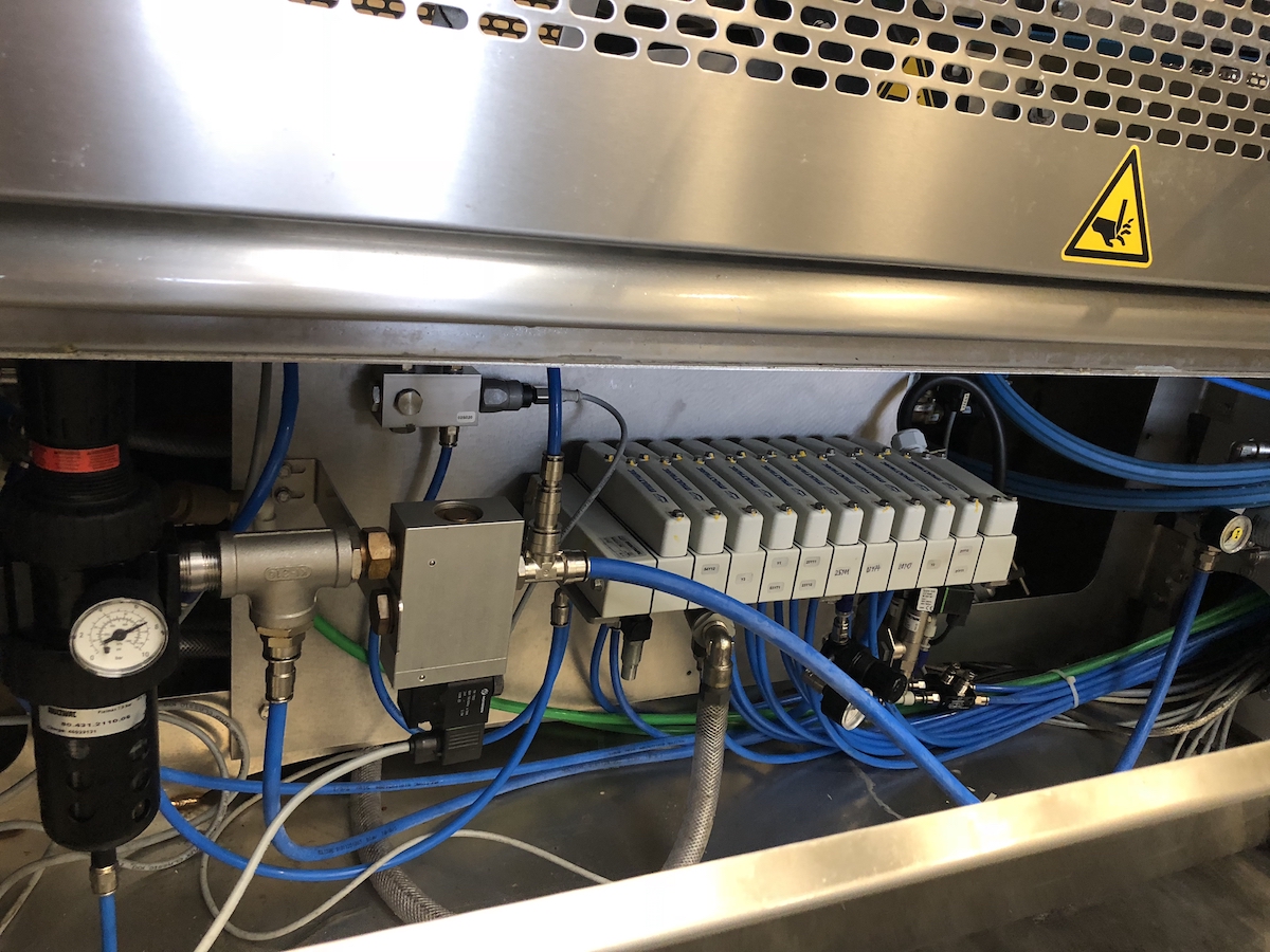 Used Multivac T800 high speed MAP traysealer