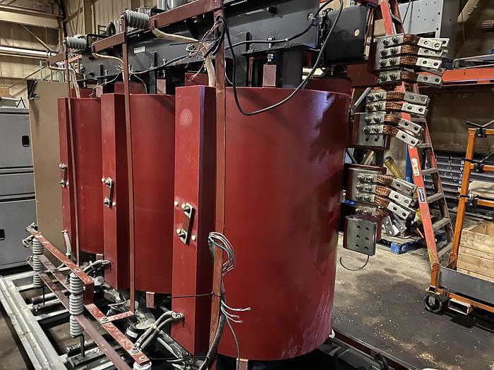 Used CUTLER HAMMER 3000 / 4500 KVA DRY TYPE TRANSFORMER W/ BREAKERS AND SWITCH