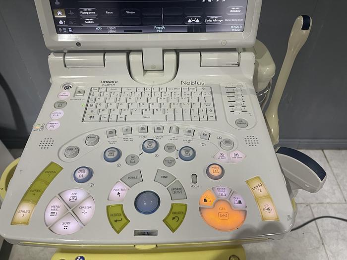 Gebraucht Hitachi/Aloka Noblus Ultraschallgerät auf Cart mit 2 Ultraschallsonden