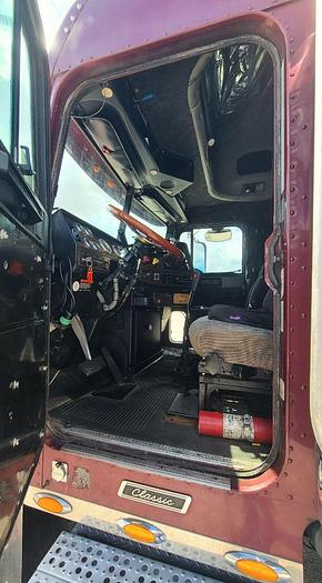 Used 2007 FREIGHTLINER Classic 120